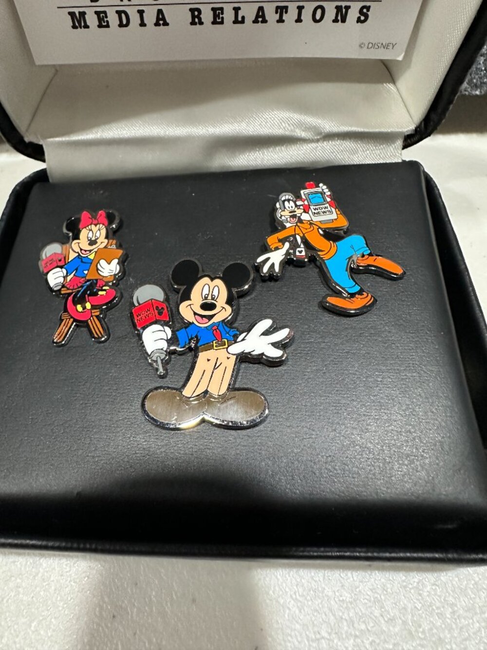 Walt Disney World Broadcast Media Relations Pin Set In Box Mickey Minnie Goofy